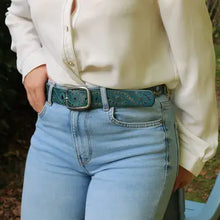 Load image into Gallery viewer, Amsterdam Heritage Irena Vintage Silver Buckle Studded Leather Belt