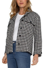 Load image into Gallery viewer, Liverpool Los Angeles Boxy Shacket with Side Slits in B/W Houndstooth
