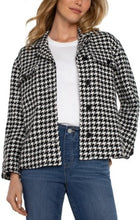 Load image into Gallery viewer, Liverpool Los Angeles Boxy Shacket with Side Slits in B/W Houndstooth
