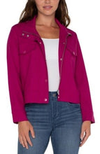 Load image into Gallery viewer, Liverpool Los Angeles Utility Crop Jacket in Fuchsia Kiss
