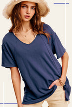 Load image into Gallery viewer, LaMiel Stretchy V-Neck Short Sleeve Top with Pockets
