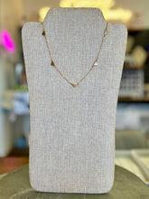 Load image into Gallery viewer, 18K Heart Connector Choker
