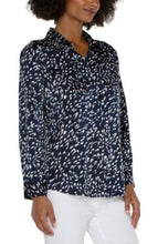 Load image into Gallery viewer, Liverpool Los Angeles Flap Pocket Button Front Woven Blouse in Navy Multi
