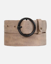 Load image into Gallery viewer, Amsterdam Heritage Pip Vintage Round Buckle Leather
