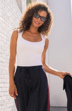 Load image into Gallery viewer, Liverpool Los Angeles Sleeveless Built In Bra Knit Top
