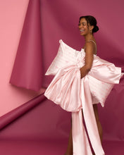 Load image into Gallery viewer, Satin Pillowcase in Striped Bows
